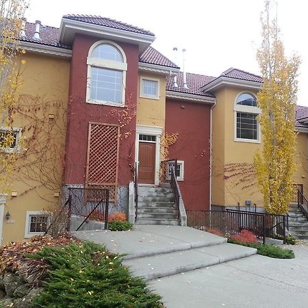 Bellasera Tuscan Villas By Associated Property Management Kelowna Exteriör bild