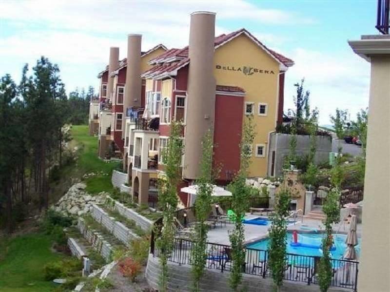 Bellasera Tuscan Villas By Associated Property Management Kelowna Exteriör bild